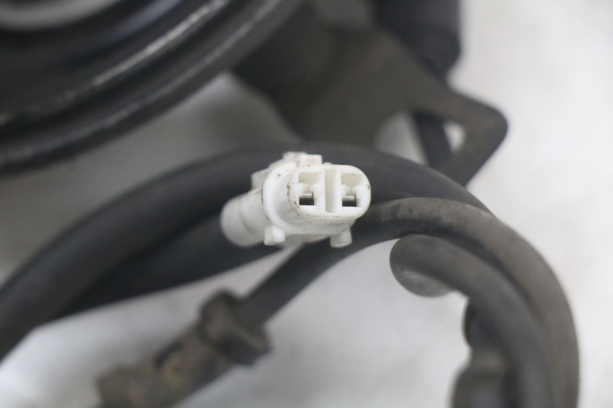 photo de HINTERER ABS-SENSOR YAMAHA TDM ABS 900 (2002 - 2014) - Oberflächenzustand und Material