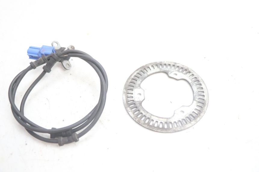 photo de ABS SENSOR VORNE SUZUKI BURGMAN EXECUTIVE ABS 650 (2006 - 2012) - Zoom auf Gebrauchszustand