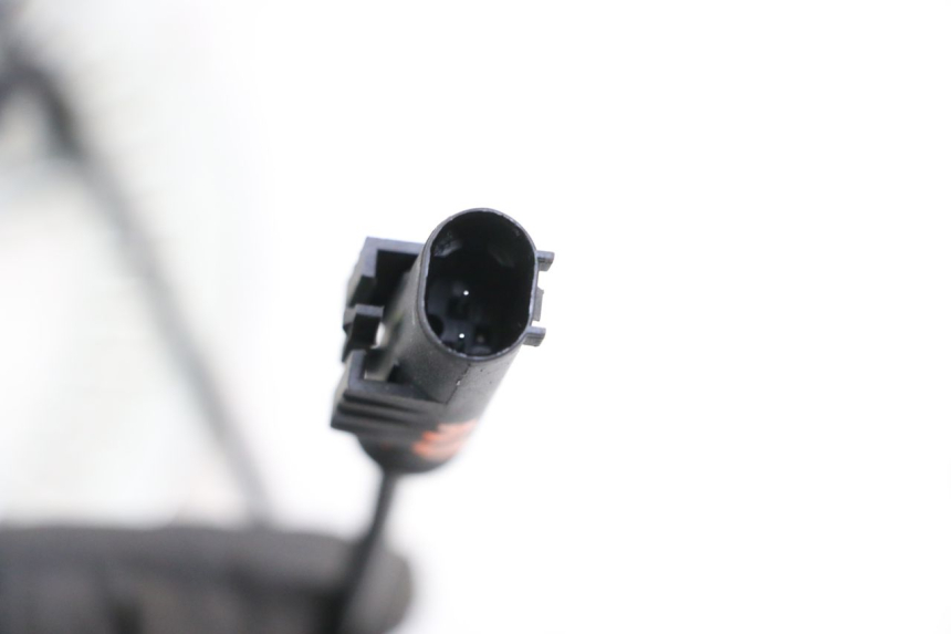 photo de ABS SENSOR VORNE ROYAL ENFIELD CONTINENTAL GT 650 (2019 - 2024) - Technische Nahaufnahme