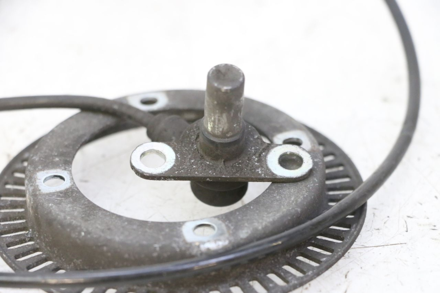 photo de VORDERER ABS-SENSOR HONDA FES S-WING SWING ABS 125 (2007 - 2015) - Zoom auf Gebrauchszustand