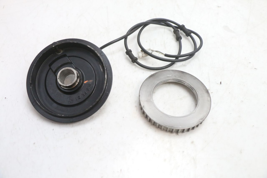 photo de ABS SENSOR VORNE YAMAHA FJR 1300 (2001 - 2005) - Detailansicht des Bauteils