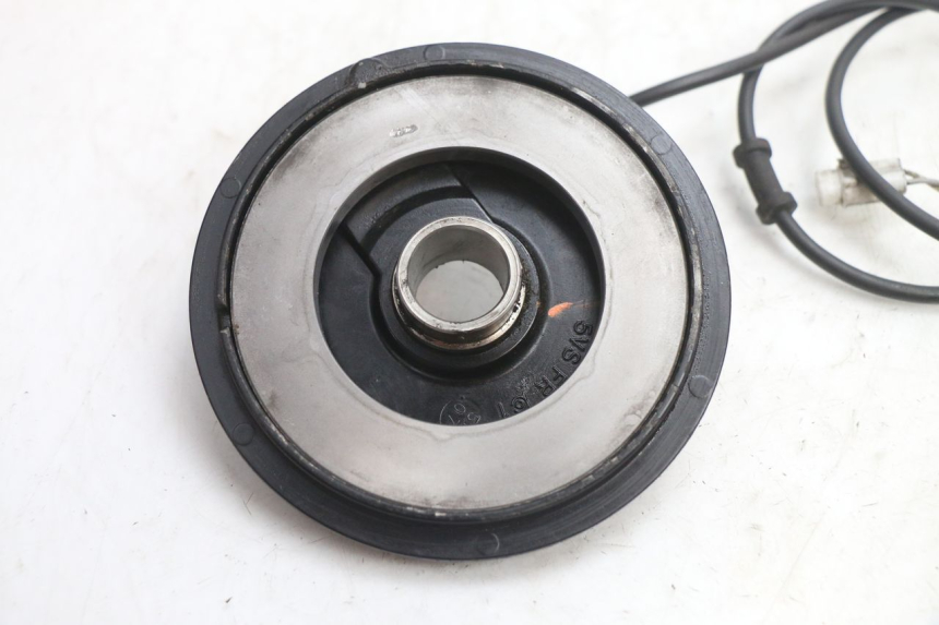 photo de ABS SENSOR VORNE YAMAHA FJR 1300 (2001 - 2005) - Zoom auf Gebrauchszustand