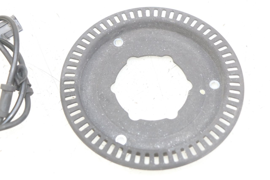 photo de VORDERER ABS-SENSOR HONDA FJS SILVERWING SILVER WING 400 (2009 - 2016) - Technische Nahaufnahme