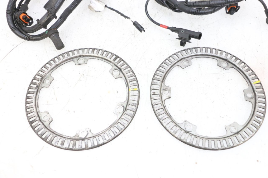 photo de ABS SENSOR VORNE PIAGGIO MP3 HPE 300 (2019 - 2026) - Zoom auf Komponenten