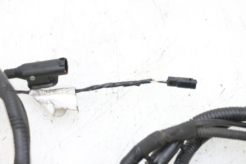 photo de ABS SENSOR VORNE PIAGGIO MP3 HPE 300 (2019 - 2026) - Details der Befestigungspunkte