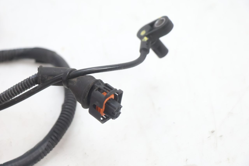 photo de ABS SENSOR VORNE PIAGGIO MP3 HPE 530 (2022 - 2026) - Details der Befestigungspunkte