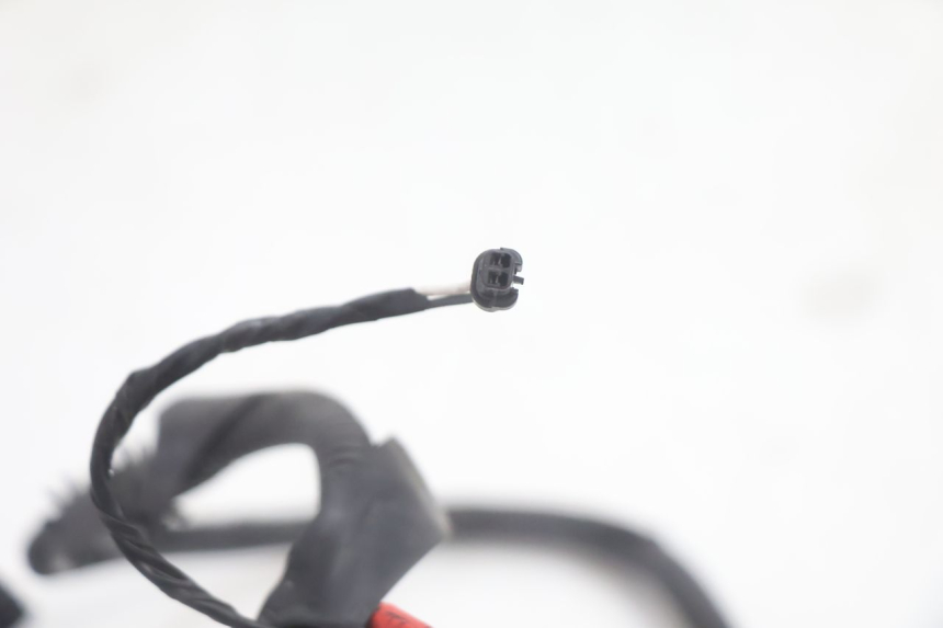 photo de ABS SENSOR VORNE PIAGGIO MP3 HPE 530 (2022 - 2026) - Kennzeichnungen und Originalreferenzen
