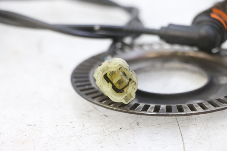 photo de ABS SENSOR VORNE PEUGEOT SATELIS 125 (2013 - 2018) - Zoom auf Gebrauchszustand