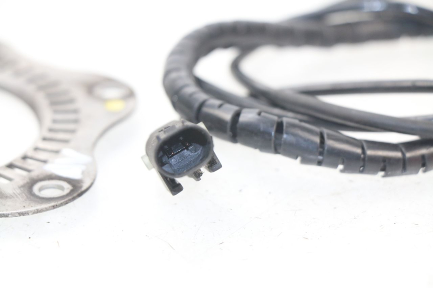 photo de ABS SENSOR VORNE PIAGGIO VESPA GTS IE ABS 300 (2016 - 2018) - Zoom auf Gebrauchszustand