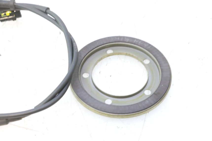 photo de VORDERER ABS-SENSOR YAMAHA X-MAX XMAX 125 (2010 - 2013) - Zoom auf Gebrauchszustand