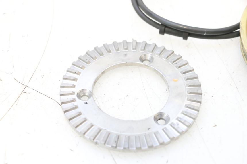 photo de ABS SENSOR VORNE YAMAHA XP T-MAX ABS 500 (2005 - 2005) - Detailansicht des Bauteils