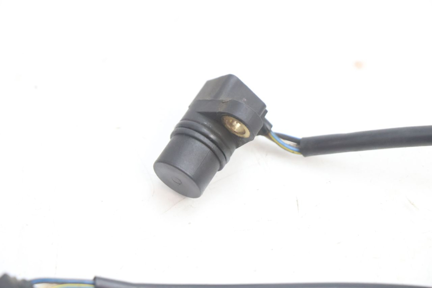 photo de NOCKENWELLENSENSOR YAMAHA FJR 1300 (2001 - 2005) - Zoom auf Gebrauchszustand