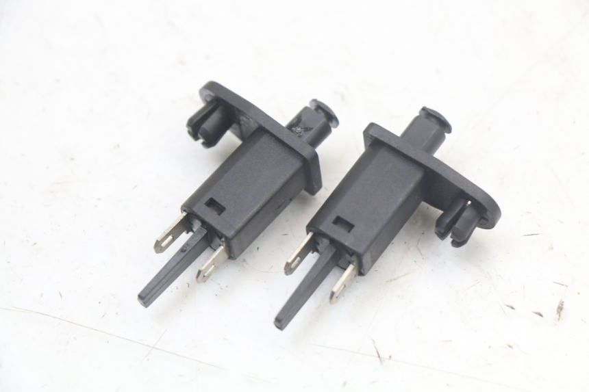 photo de SITZÖFFNUNGSSCHALTER PIAGGIO XEVO - X EVO 125 (2007 - 2017) - Zoom auf Gebrauchszustand