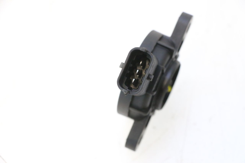 photo de NEUTRALSCHALTER CAN-AM SPYDER RS 1000 (2008 - 2012) - Detailansicht des Bauteils