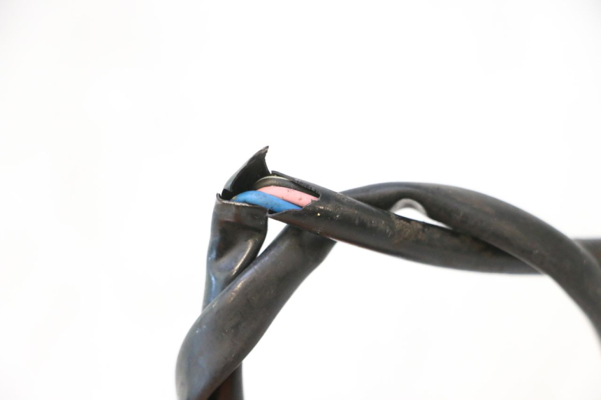 photo de NEUTRALSCHALTER SUZUKI SV S 650 (2003 - 2009) - Zoom auf Gebrauchszustand