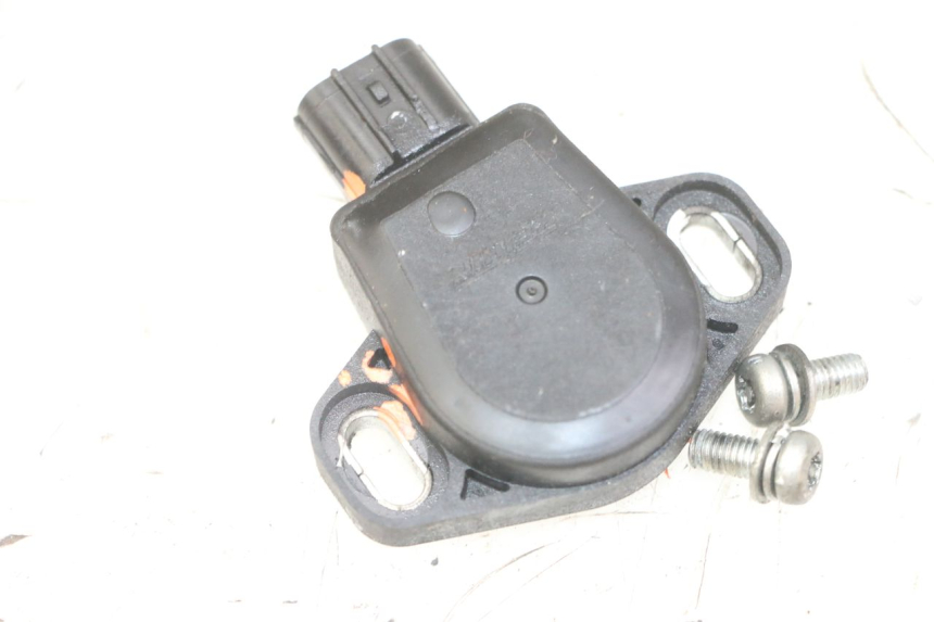 photo de DROSSELKLAPPENSENSOR HONDA CBF 500 (2004 - 2007) - Zoom auf Gebrauchszustand