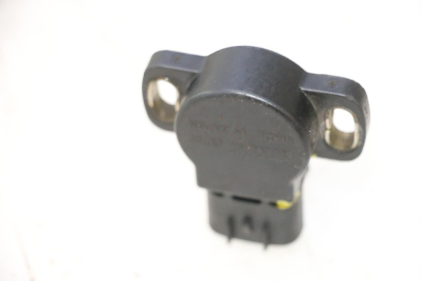 photo de DROSSELKLAPPENSENSOR SUZUKI GS GSE 500 (2001 - 2003) - Zoom auf Gebrauchszustand