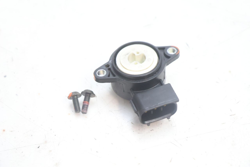 photo de DROSSELKLAPPENSTELLER YAMAHA XMAX X-MAX 125 (2006 - 2009) - Zoom auf Gebrauchszustand