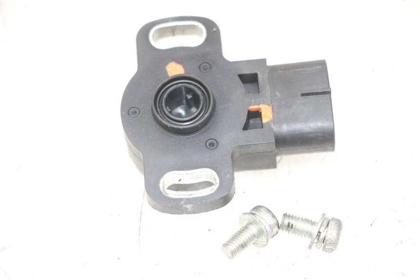 photo de DROSSELKLAPPENSENSOR YAMAHA XJ6 ABS 600 (2008 - 2016) - Zoom auf Gebrauchszustand