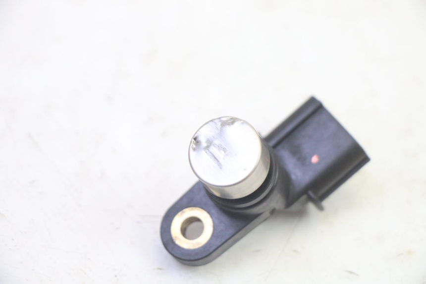 photo de GESCHWINDIGKEITSSENSOR HONDA FES S-WING SWING ABS 125 (2007 - 2015) - Technische Nahaufnahme