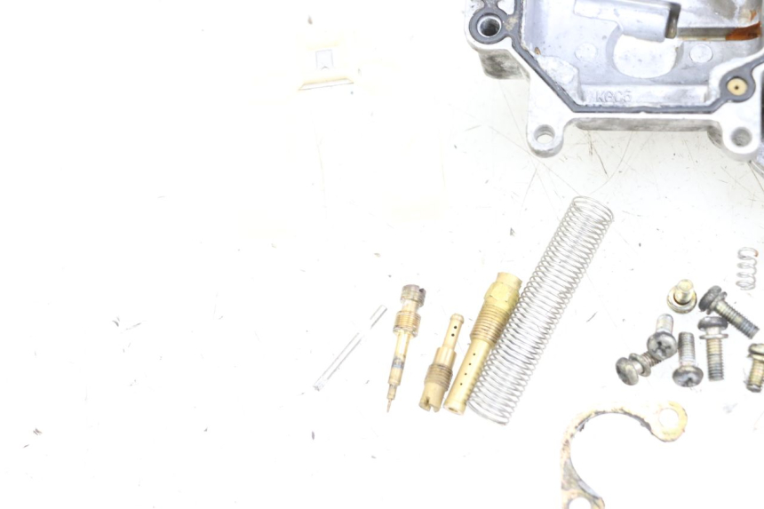 photo de VERGASER KYMCO AGILITY 4T 50 (2005 - 2018) - Details der Befestigungspunkte