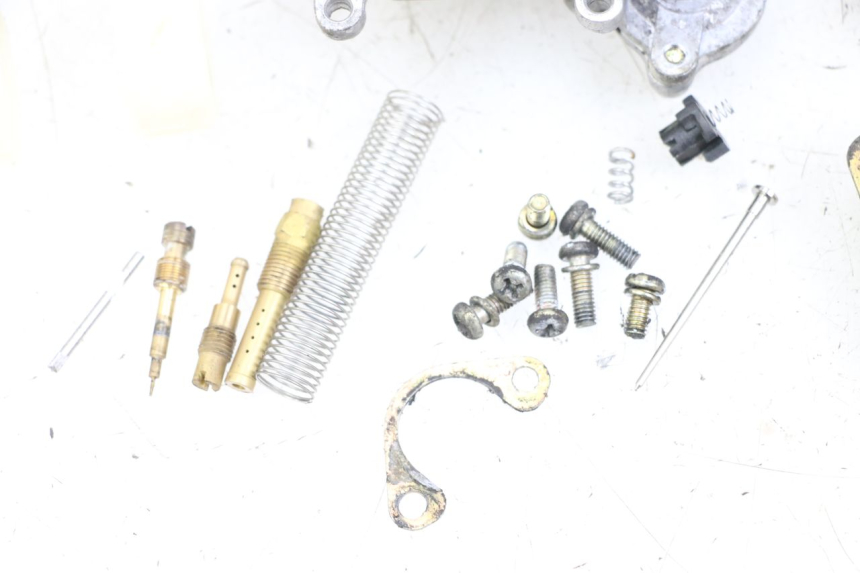 photo de VERGASER KYMCO AGILITY 4T 50 (2005 - 2018) - Oberflächenzustand und Material