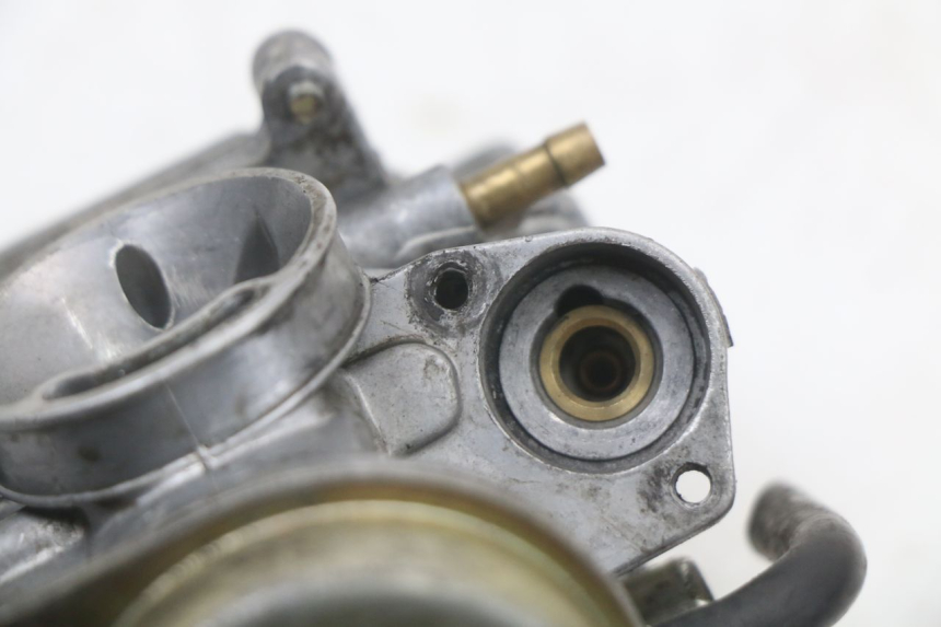 photo de VERGASER KYMCO AGILITY 4T 50 (2005 - 2018) - Details der Befestigungspunkte