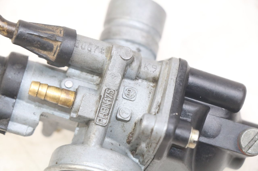 photo de VERGASER MBK BOOSTER NEXT GENERATION 50 (1995 - 1998) - Details der Befestigungspunkte