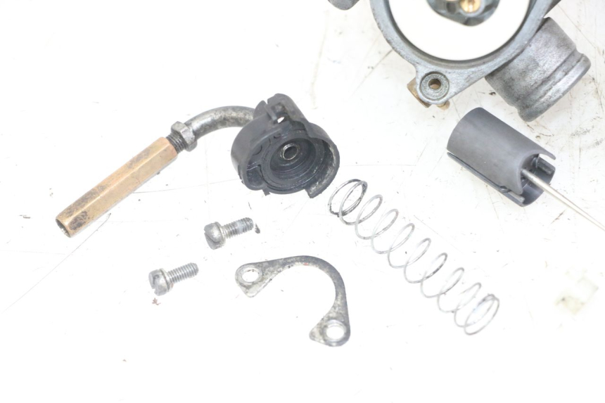 photo de VERGASER MBK BOOSTER SPIRIT NAKED 50 (2004 - 2017) - Charakteristische Merkmale