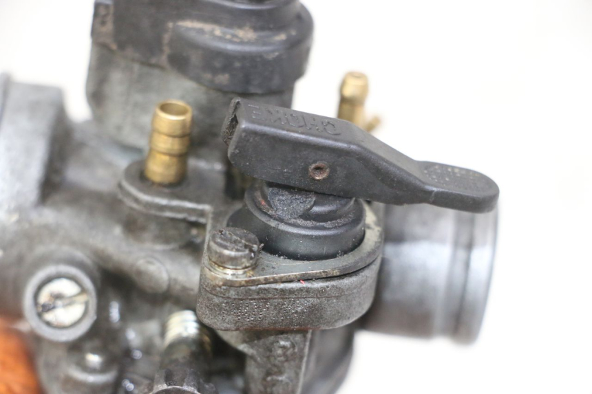 photo de VERGASER MBK BOOSTER SPIRIT NAKED 50 (2004 - 2017) - Zoom auf Gebrauchszustand