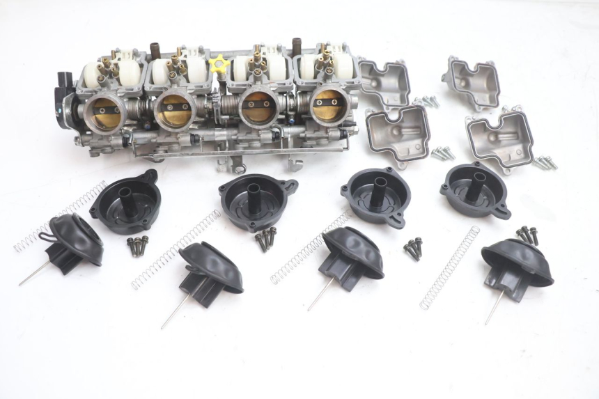 photo de VERGASER HONDA CB F HORNET 600 (2005 - 2006) - Oberflächenzustand und Material
