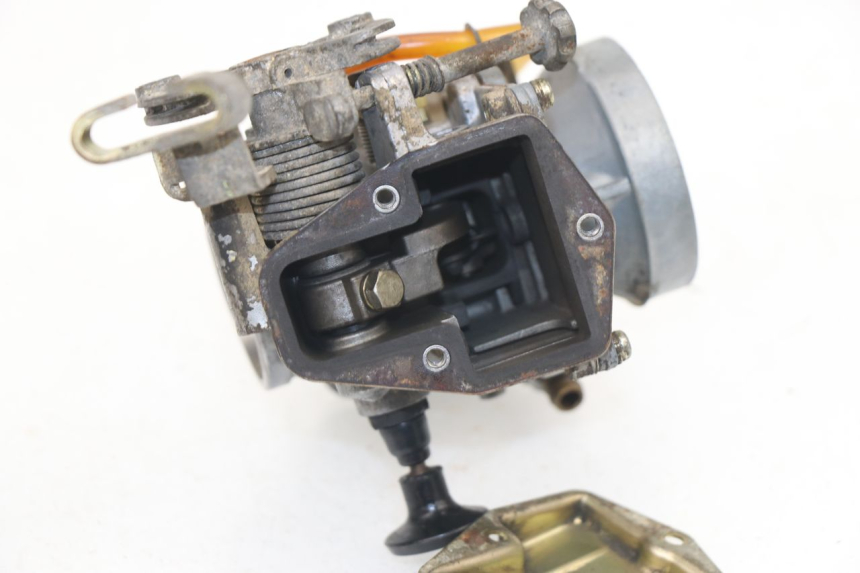 photo de VERGASER SUZUKI DR DJEBEL 600 (1985 - 1990) - Details der Befestigungspunkte