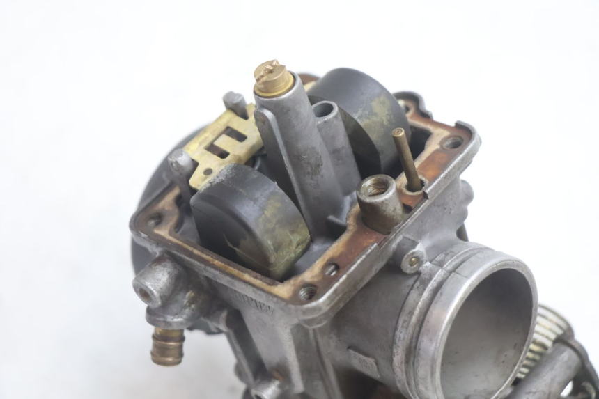 photo de VERGASER SUZUKI DR S 600 (1985 - 1989) - Zoom auf Komponenten