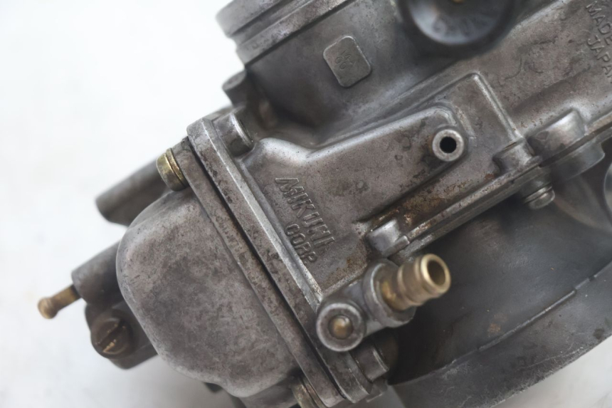 photo de VERGASER SUZUKI DR S 600 (1985 - 1989) - Oberflächenzustand und Material