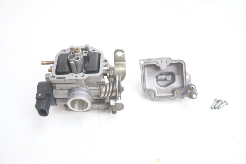 photo de VERGASER JM MOTORS EVOLIS 4T 50 (2018 - 2022) - Oberflächenzustand und Material