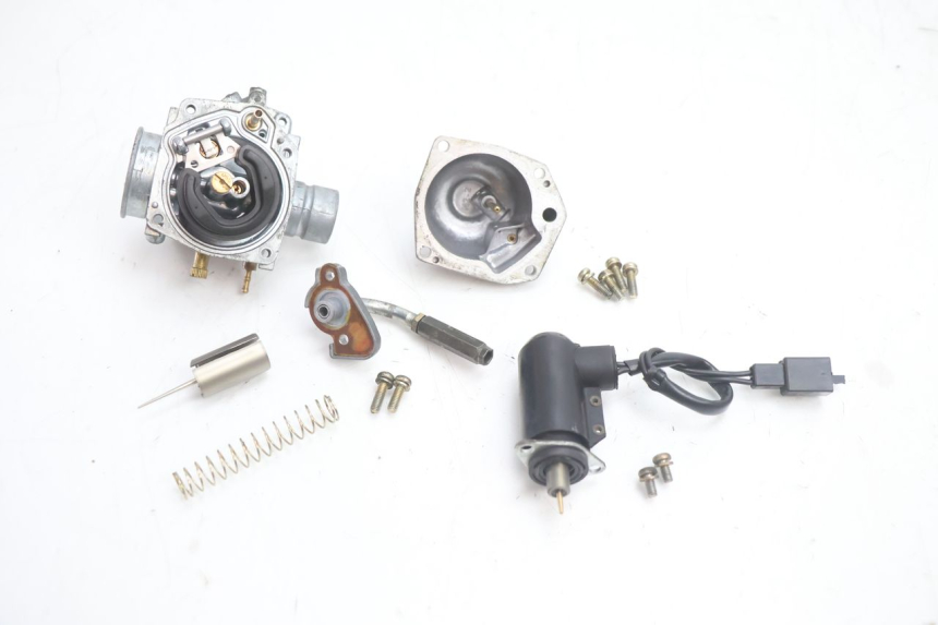 photo de VERGASER KEEWAY F-ACT NAKED 50 (2009 - 2014) - Oberflächenzustand und Material