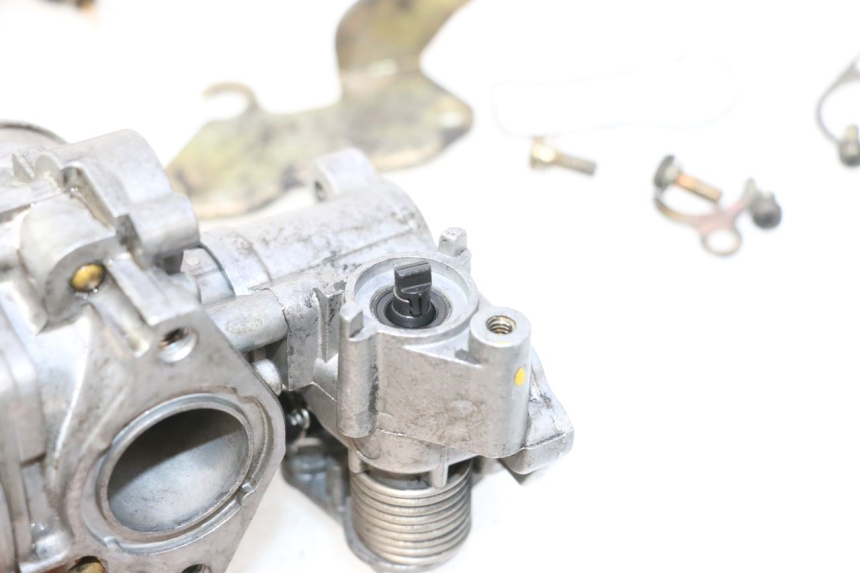 photo de VERGASER HONDA FES PANTHEON 2T 125 (1998 - 2002) - Detaillierte Sichtprüfung