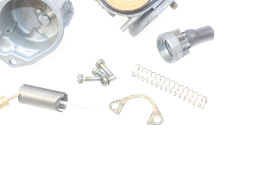 photo de VERGASER PEUGEOT FOX 50 (1995 - 2003) - Details der Befestigungspunkte