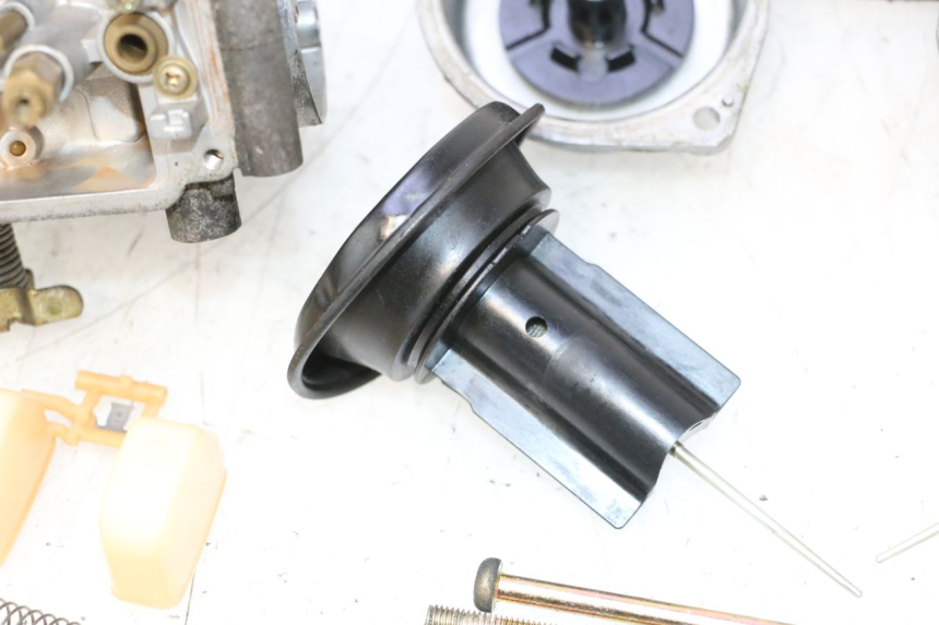 photo de VERGASER SUZUKI GS GSE 500 (2001 - 2003) - Technische Nahaufnahme