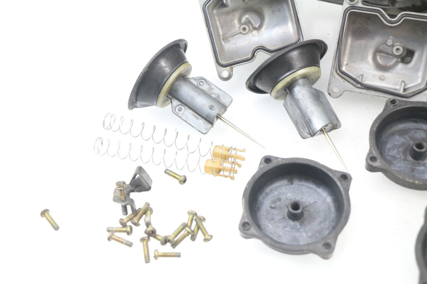 photo de VERGASER SUZUKI GSF N BANDIT 600 (1996 - 1999) - Details der Befestigungspunkte