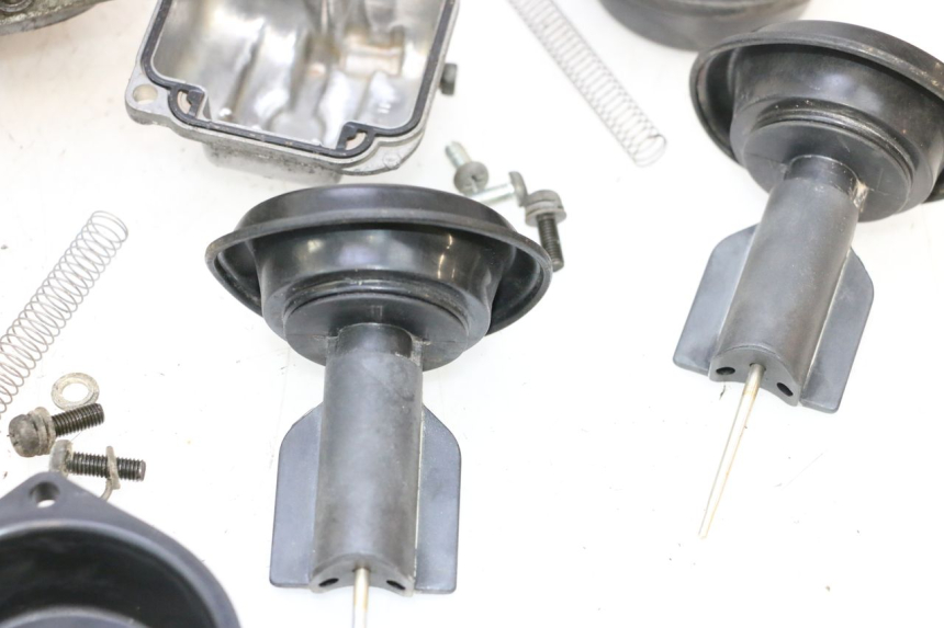 photo de VERGASER SUZUKI GSX F GSXF 750 (1988 - 1998) - Oberflächenzustand und Material