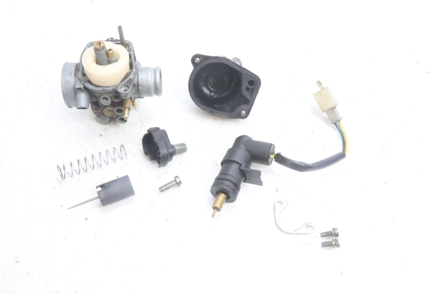 photo de VERGASER PEUGEOT KISBEE 2T 50 (2010 - 2017) - Oberflächenzustand und Material