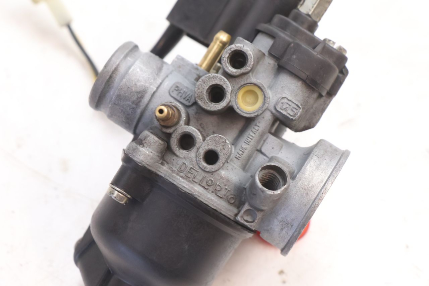 photo de VERGASER PEUGEOT KISBEE 2T 50 (2010 - 2017) - Zoom auf Gebrauchszustand