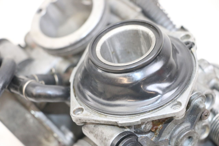 photo de VERGASER HONDA NTV DEAUVILLE 650 (1998 - 2001) - Weitere Ansicht des Artikels