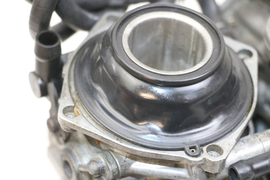 photo de VERGASER HONDA NTV DEAUVILLE 650 (1998 - 2001) - Charakteristische Merkmale