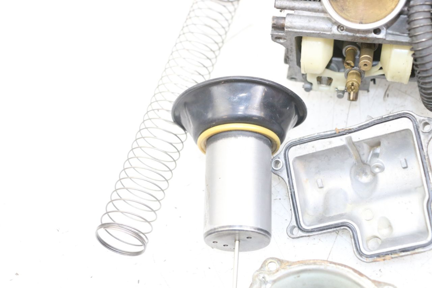 photo de VERGASER HONDA NTV DEAUVILLE 650 (1998 - 2001) - Fokus auf die Struktur