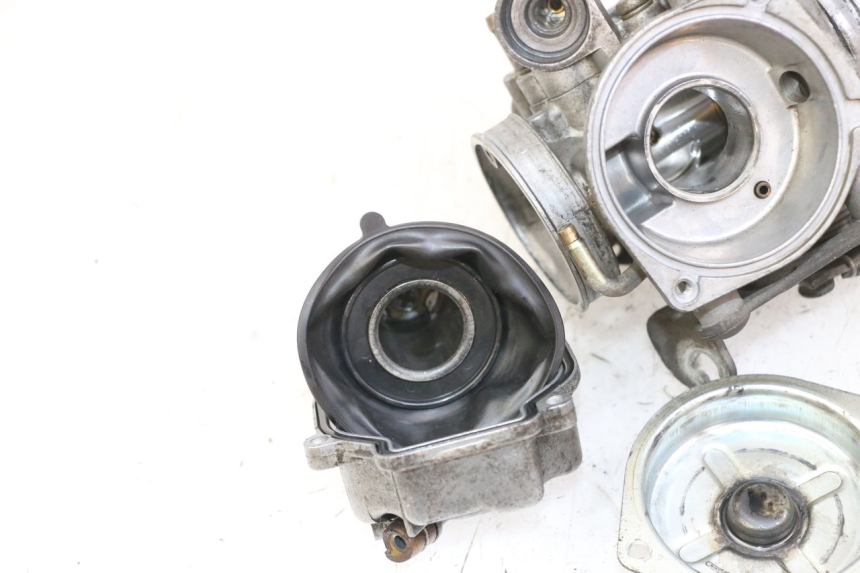 photo de VERGASER PIAGGIO VESPA LX 150 (2005 - 2013) - Kennzeichnungen und Originalreferenzen