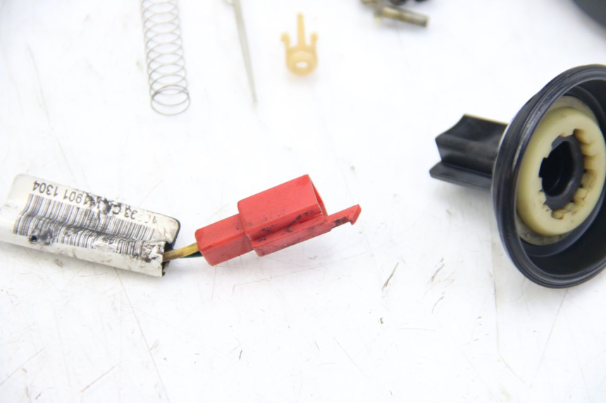 photo de VERGASER APRILIA SCARABEO 4T 50 (2009 - 2017) - Detaillierte Sichtprüfung