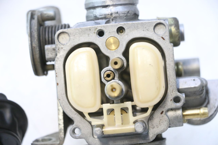 photo de VERGASER HONDA SCV LEAD 100 (2003 - 2007) - Fokus auf die Struktur