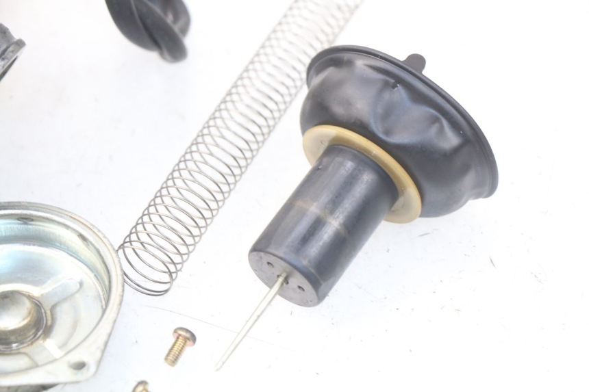 photo de VERGASER HONDA SES DYLAN 125 (2002 - 2006) - Oberflächenzustand und Material